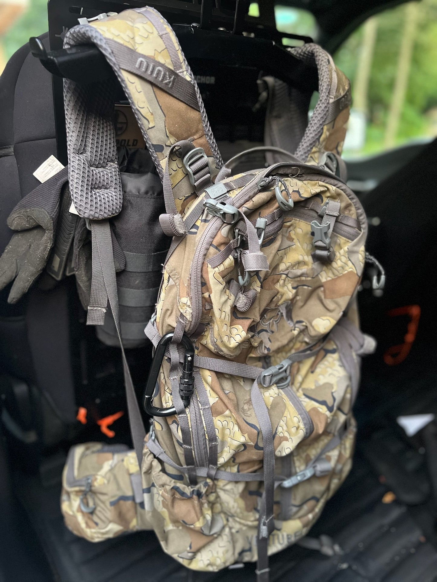 Pack Holder